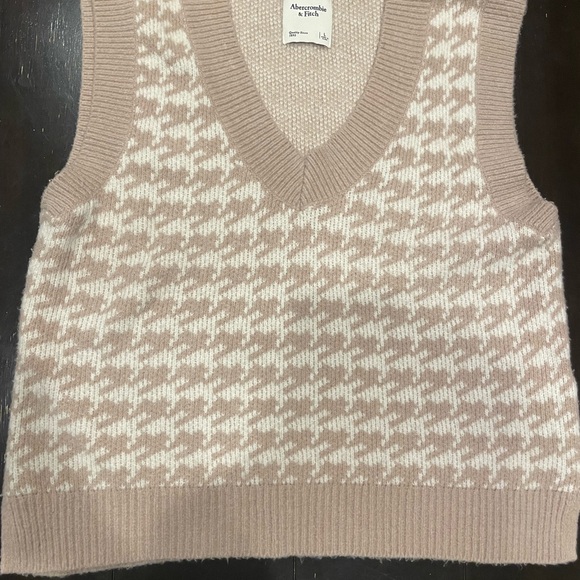Abercrombie & Fitch Houndstooth Women's Sweater Vest ( Large) - Picture 4 of 9